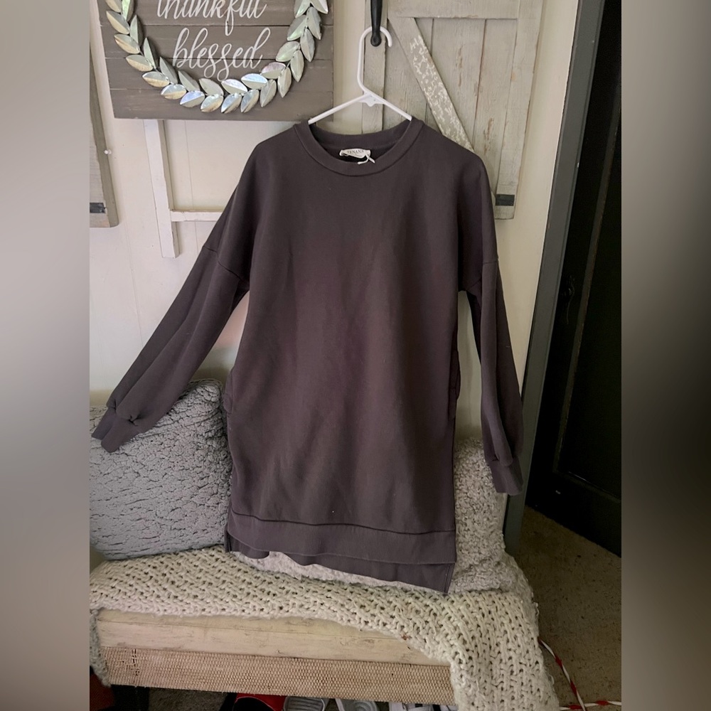 Charcoal/grey/bluish color crew neck with pockets